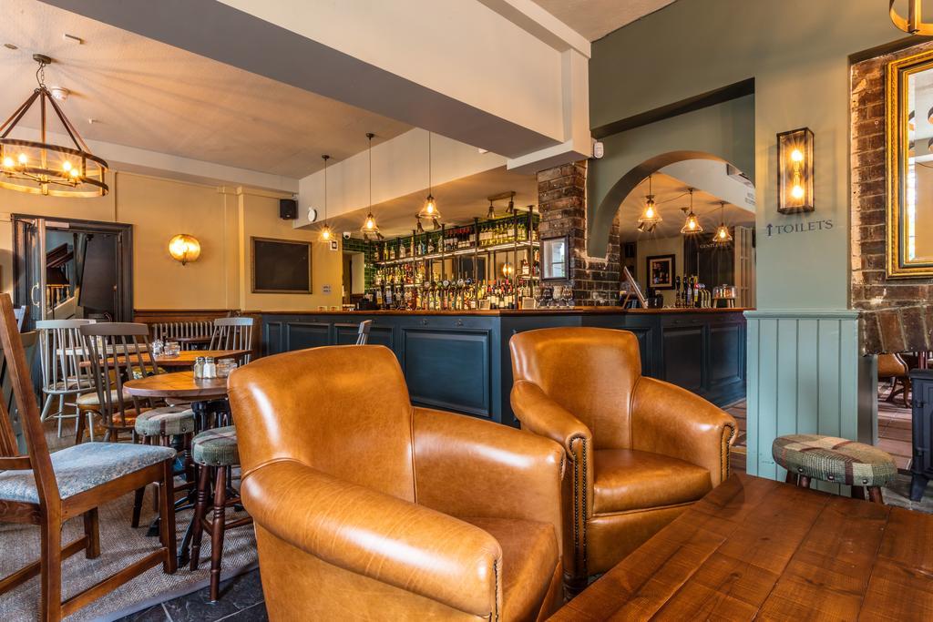 Carshalton Greyhound Hotel מראה חיצוני תמונה