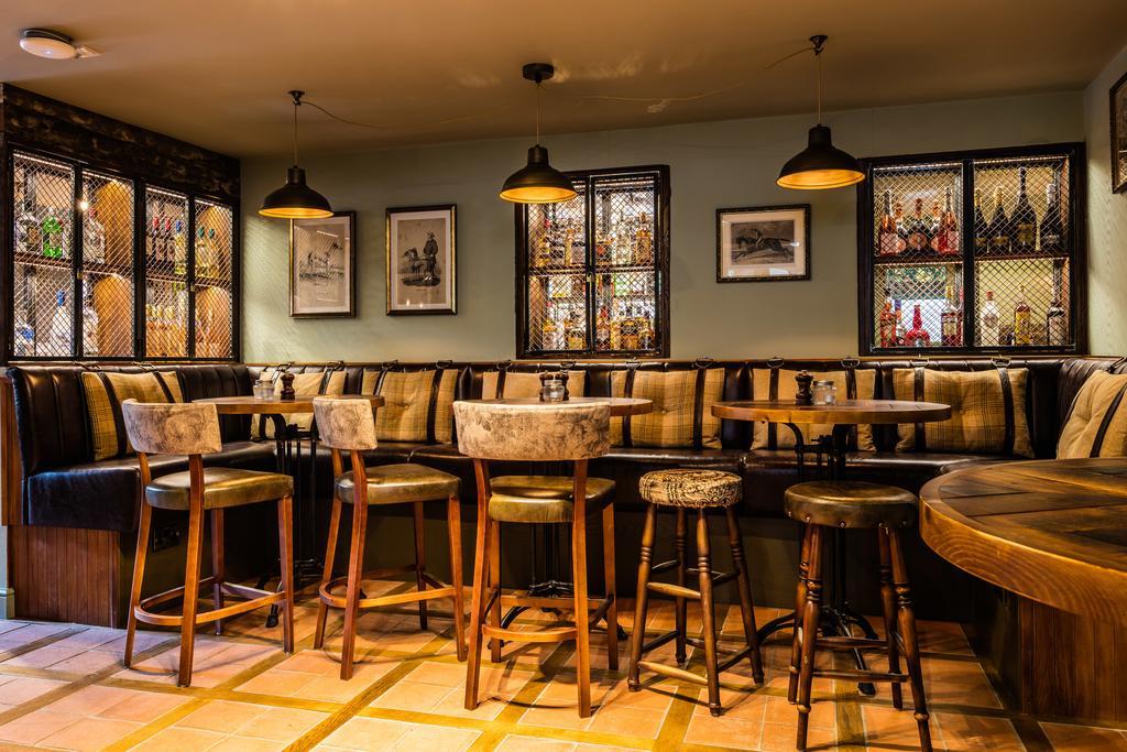 Carshalton Greyhound Hotel מראה חיצוני תמונה