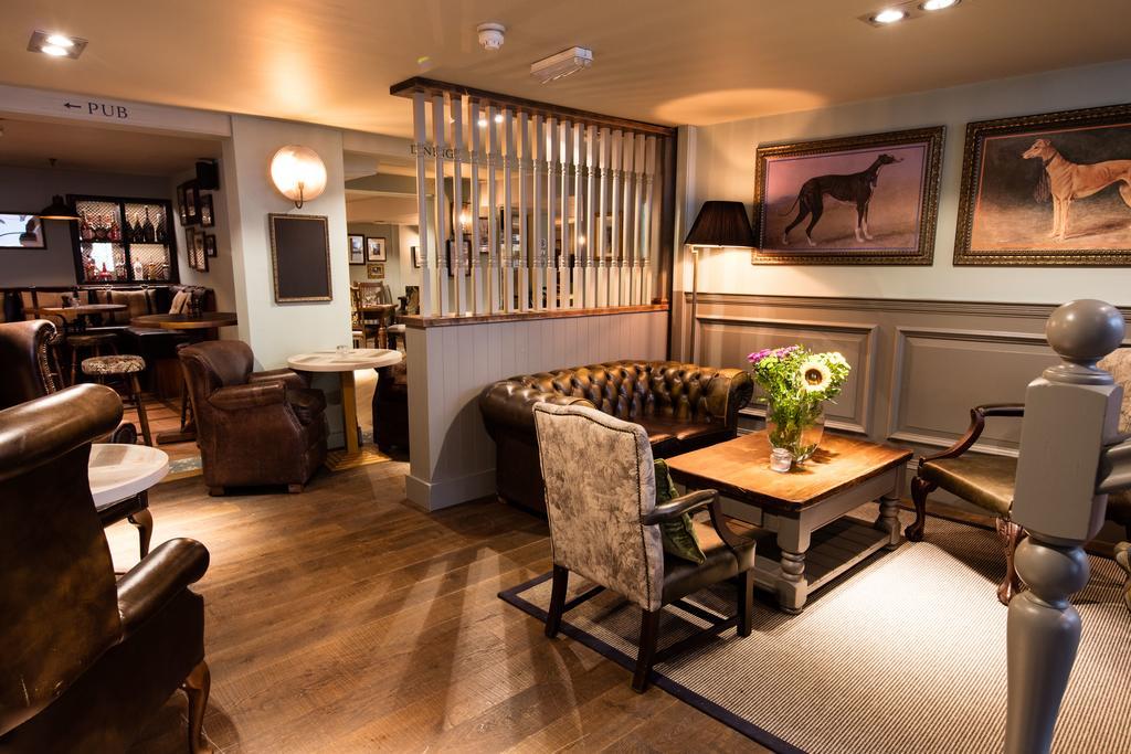 Carshalton Greyhound Hotel מראה חיצוני תמונה
