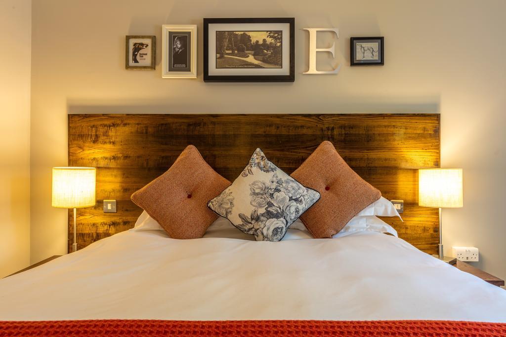 Carshalton Greyhound Hotel מראה חיצוני תמונה