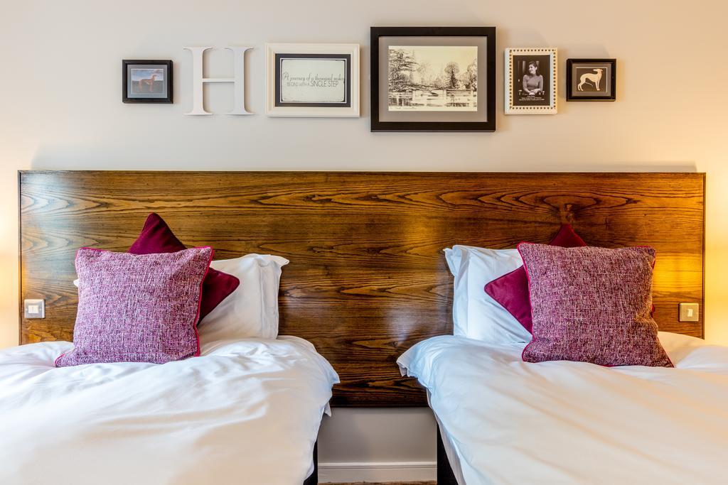 Carshalton Greyhound Hotel מראה חיצוני תמונה