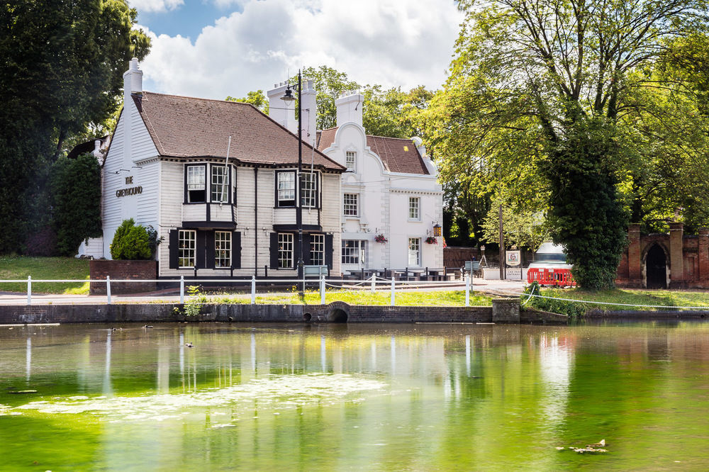 Carshalton Greyhound Hotel מראה חיצוני תמונה